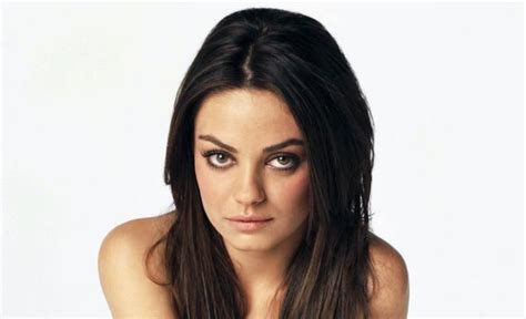 Mila Kunis Body Measurements Weight Height Bra。